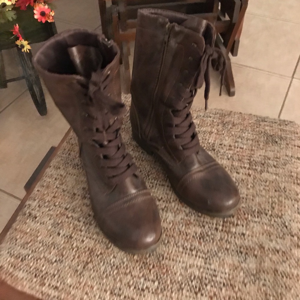 Ankle Boots. 8 1/2